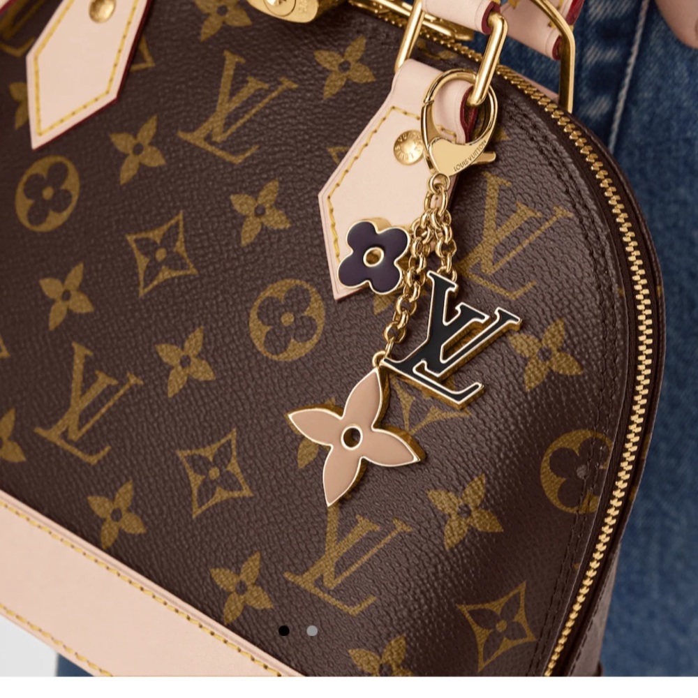 ❤️TRADED❤️Louis Vuitton FLEUR DE MONOGRAM BAG CHARM - Picture 2 of 7
